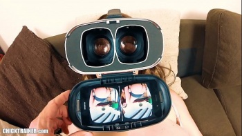 Прибыв на место назначение самец перебрался к ней на заднее сиденье