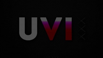 Грустила в стороне