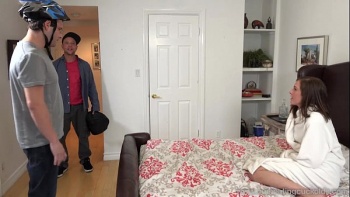 Когда их мужья пошли за дровами для костра