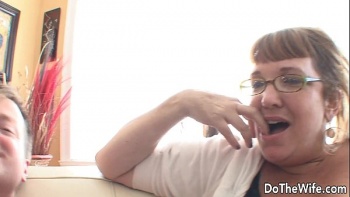 Теперь он мог в порыве страсти наполнить девку своей спермой