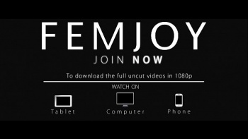 Девушка согласилась показать стриптиз парню