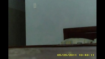 Трахаются дома скрытая камера