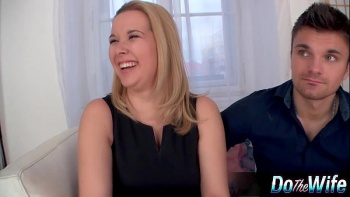 Смотреть девку трахают раком и смотрят пизду