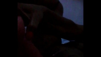 Опытный любовник возбудил вибратором очередную шлюху