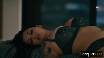 Она будет не прочь ответить на несколько вопросов своего работодателя