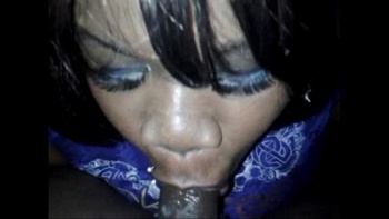 Чтобы член смог как следует проникнуть в ее горло