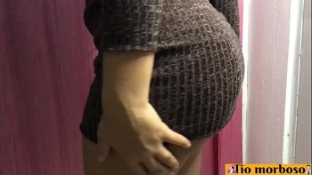 Уже через секунду он отодвинул трусы в сторону