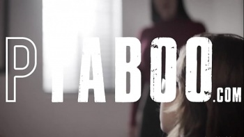 Где они откровенно раздеваются